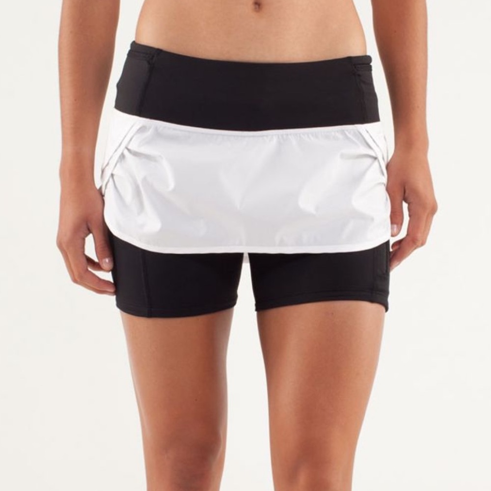 Lululemon Speed squad skirt in white size 8